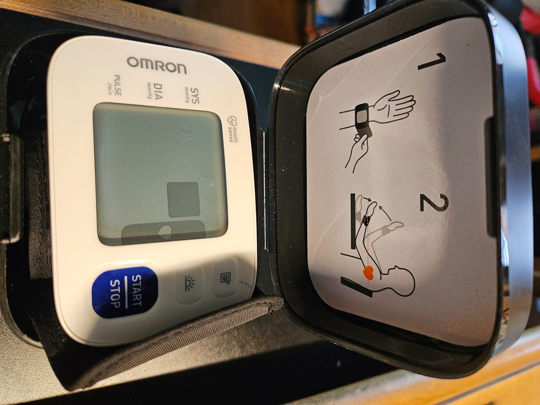 Omron Medizinische Geräte: Omron RS4 Blutdruckmessgerät Handgelenk – Gebraucht aus St. Stephan von Tinelj 4
