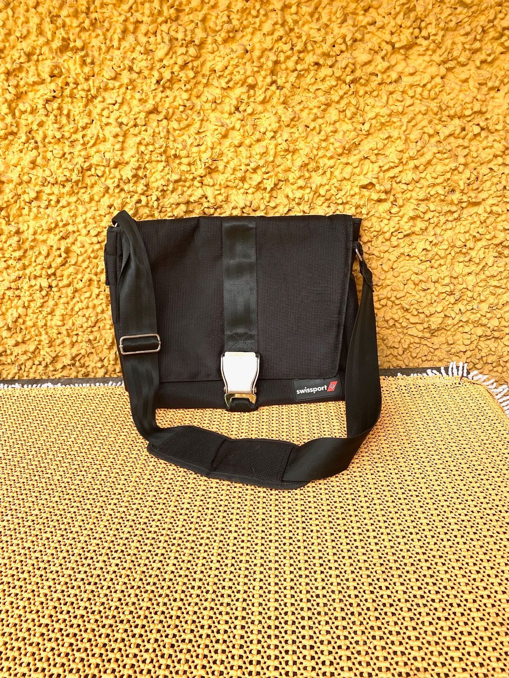 Borse: Tasche Swissport / Umhänge – Nuovo (secondo la descrizione) da Uster venduto da ros_pym8 1