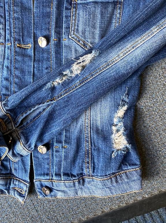 Giacche: Jeansjacke Manila Grace – Usato da St. Gallen venduto da Konstanza 4