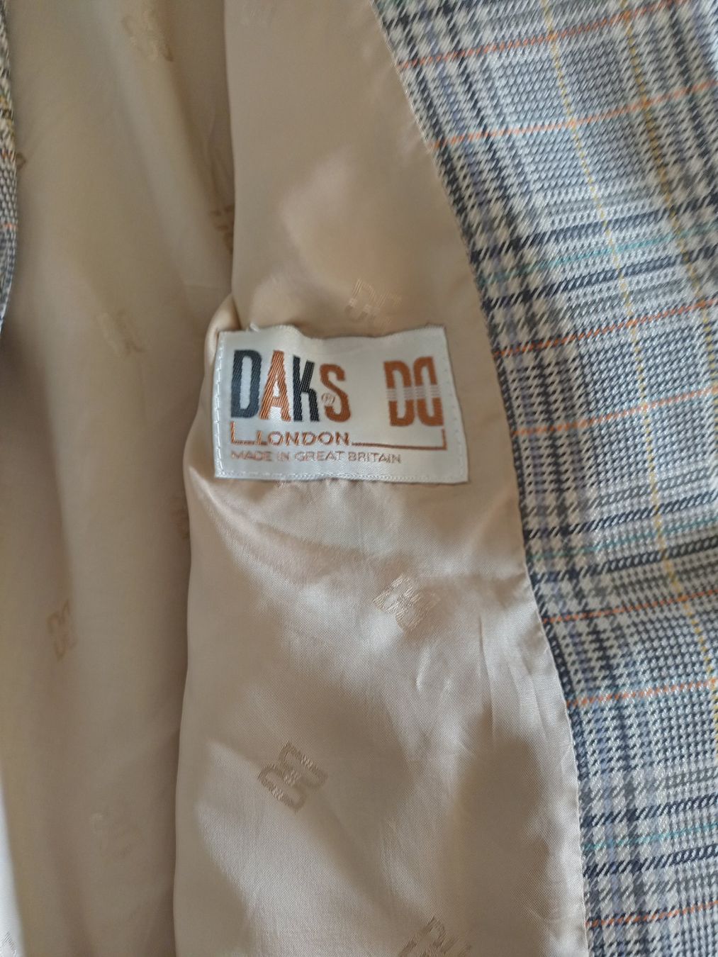 Completi & Tailleur: costume dame Daks – Usato da La Chaux-de-Fonds venduto da taniao 1