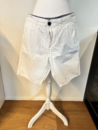 Bermudas weiss