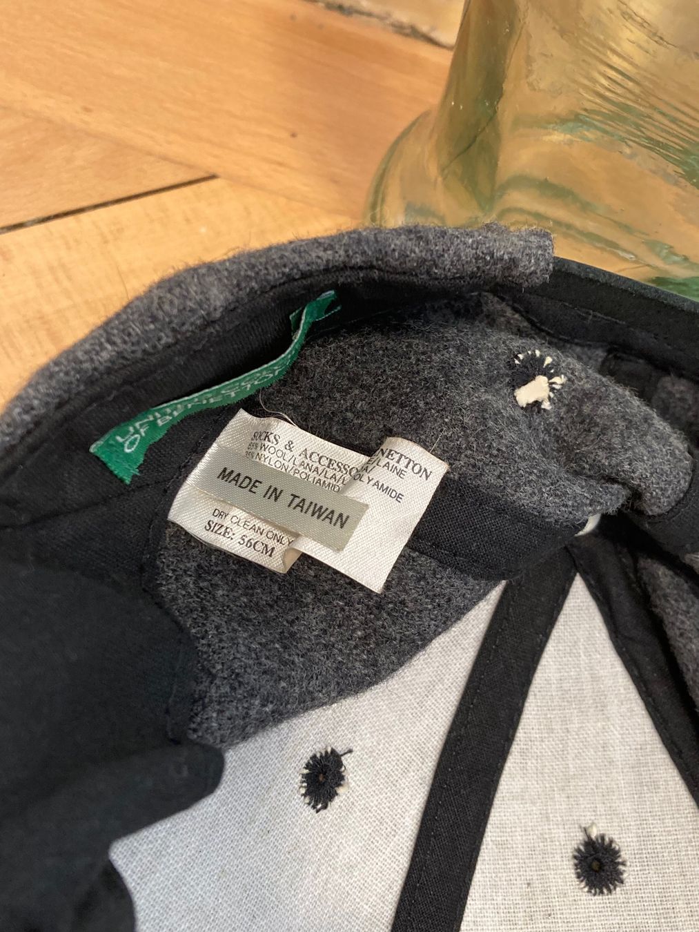 Benetton Hüte, Mützen & Caps: Vintage 90s Cap Benetton Wool leather strap – Gebraucht aus Zürich von le_souk 5