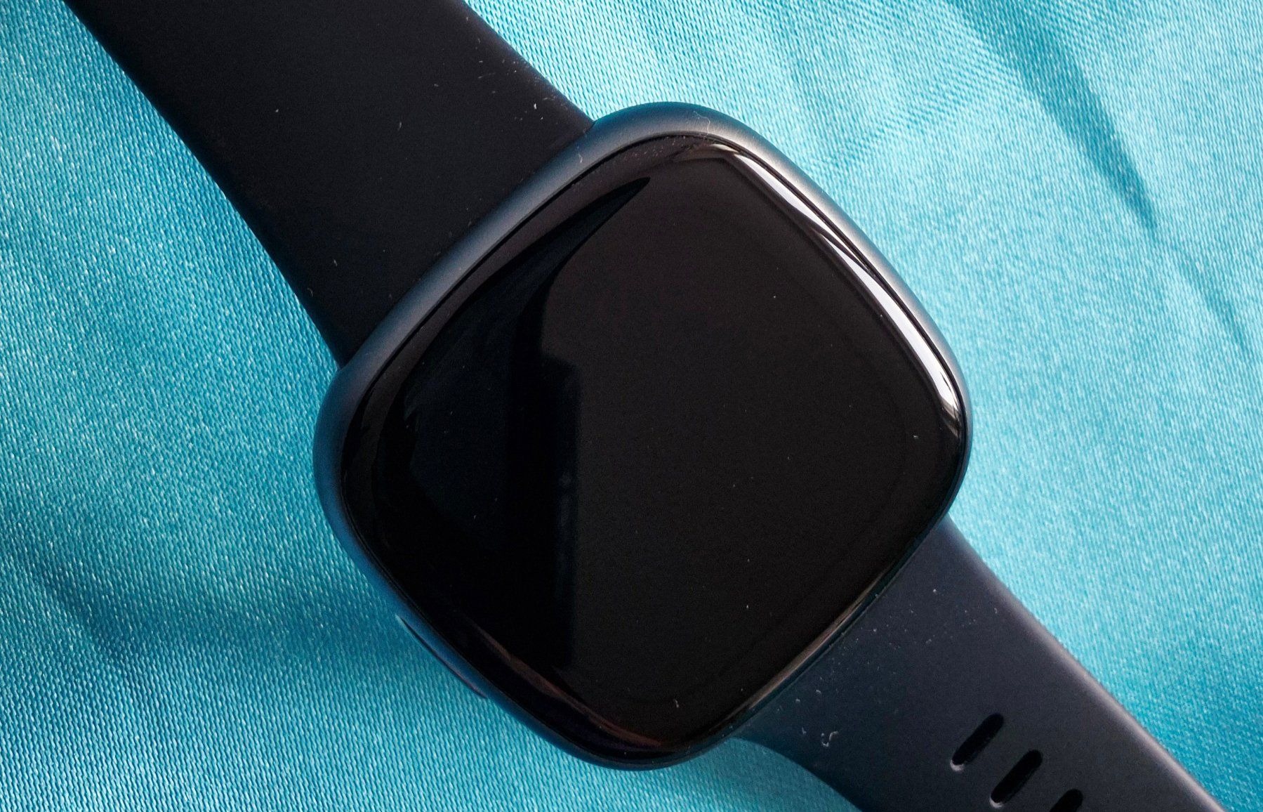 Fitbit Smartwatch: Fitbit Versa 4 Smartwatch – Usato da Gebenstorf venduto da GutGefunden 1