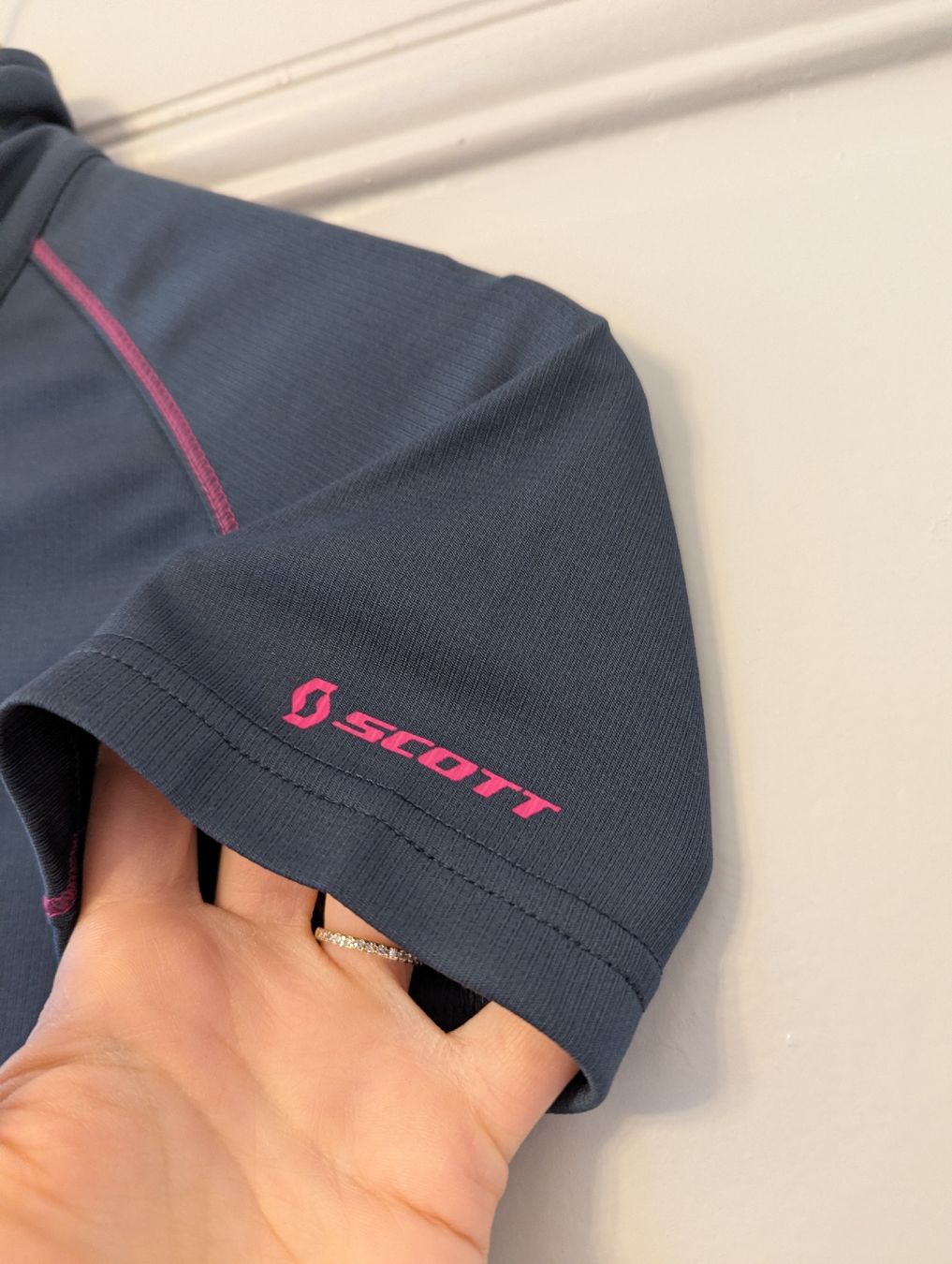 Scott Top: haut sport scott S – Nuovo (secondo la descrizione) da Montreux venduto da dem_gyt9 2