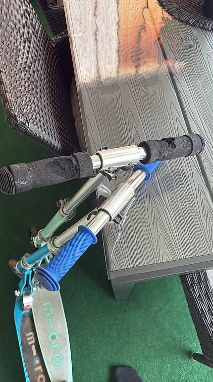 Kickboard: 2x Micro Scooter robust & leicht – Usato da Winterthur venduto da Benz320ce 1