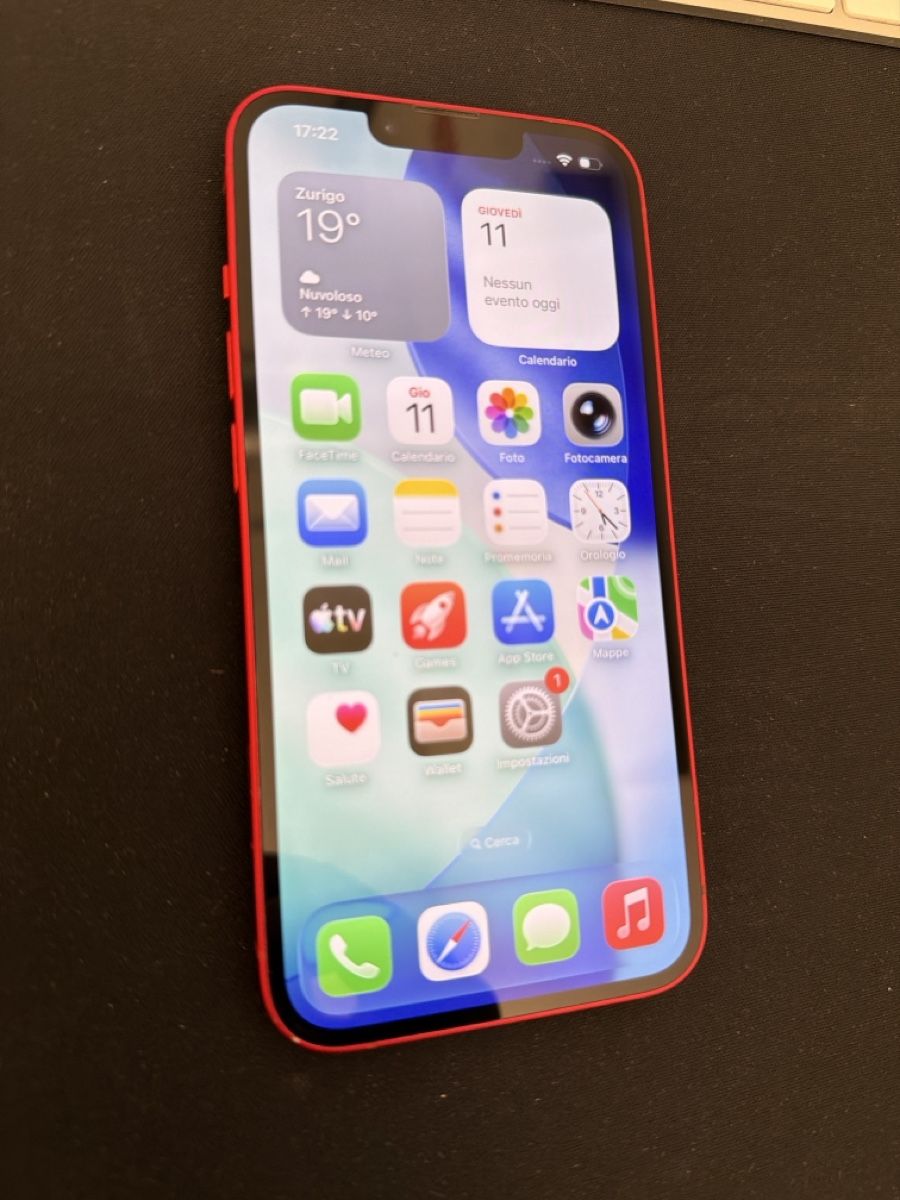 Apple Portables: iPhone 13 red  – D'occasion à Lamone par Varna82 2