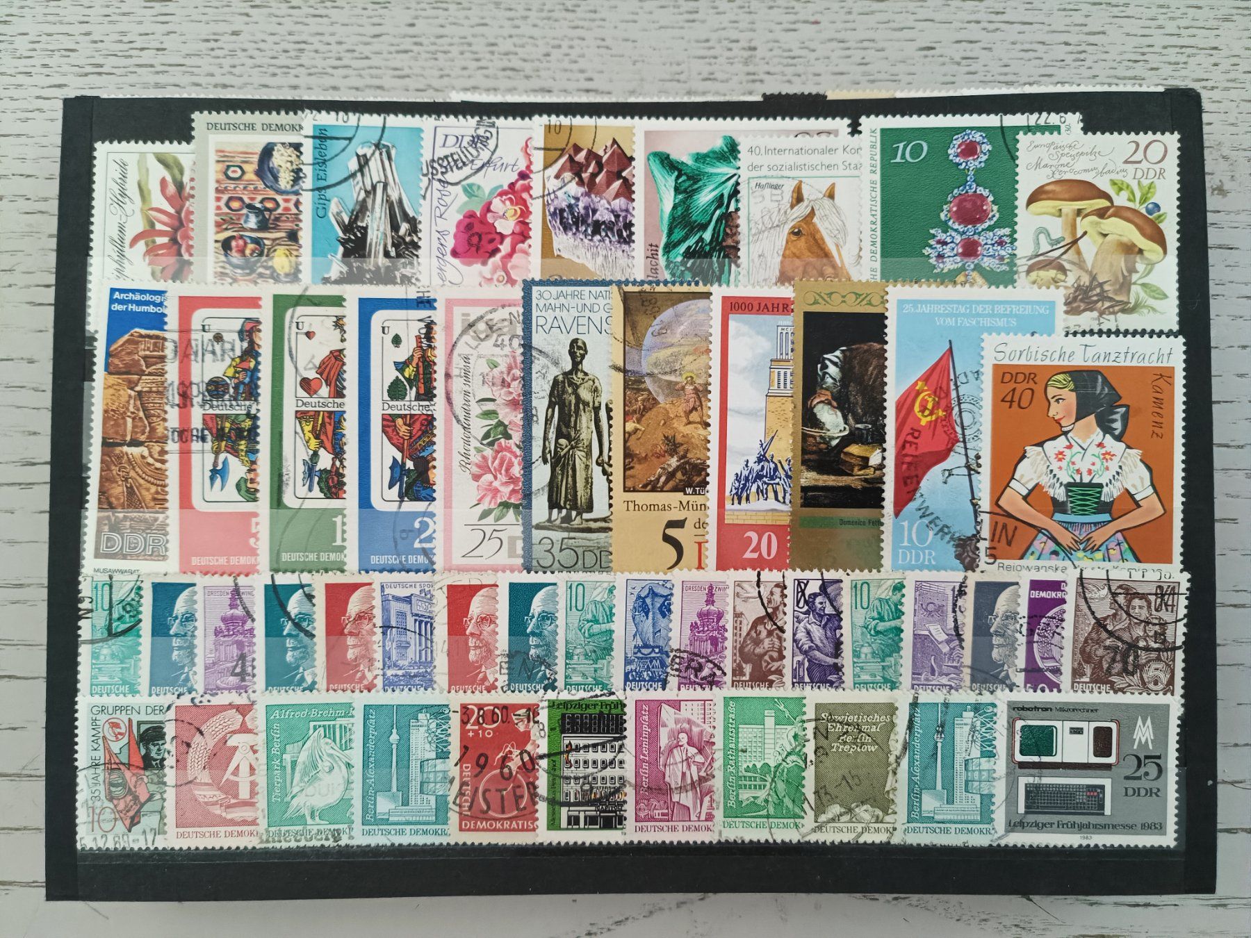 Tutti i francobolli: tolles DDR Lot gestempelt – Usato da Dübendorf venduto da goeggi79