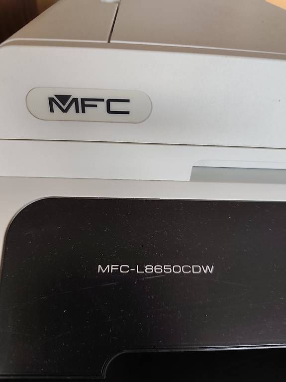 Imprimantes: Brother MFC-L8650CDW Farblaser-Multifunktionsdrucker – D'occasion à Ennetmoos par Tilfreds 2