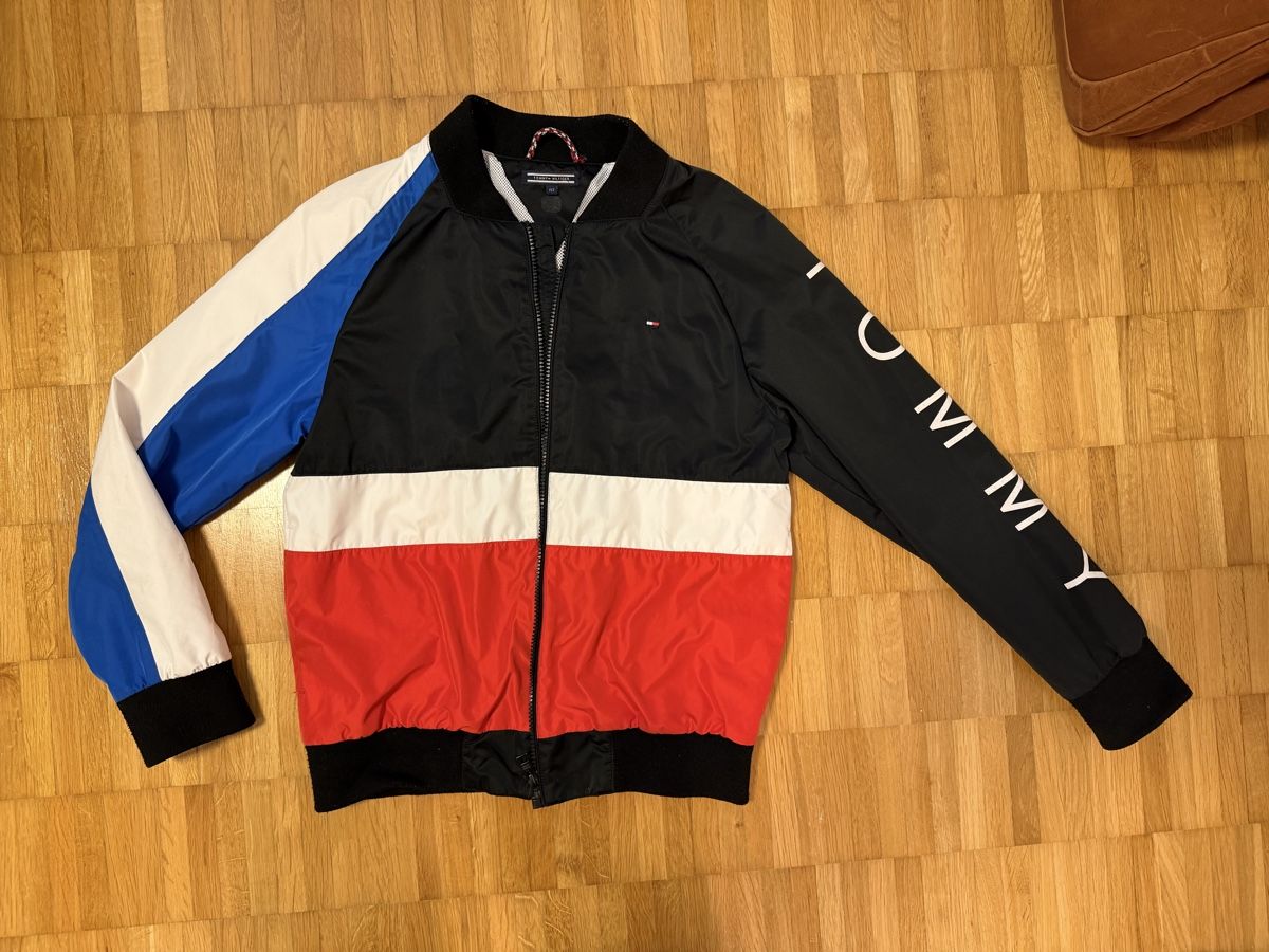 Tommy Hilfiger Giacche & Cappotti: Übergangsjacke Tommy Hilfiger Gr. 152  – Usato da Jona venduto da Good_luck_