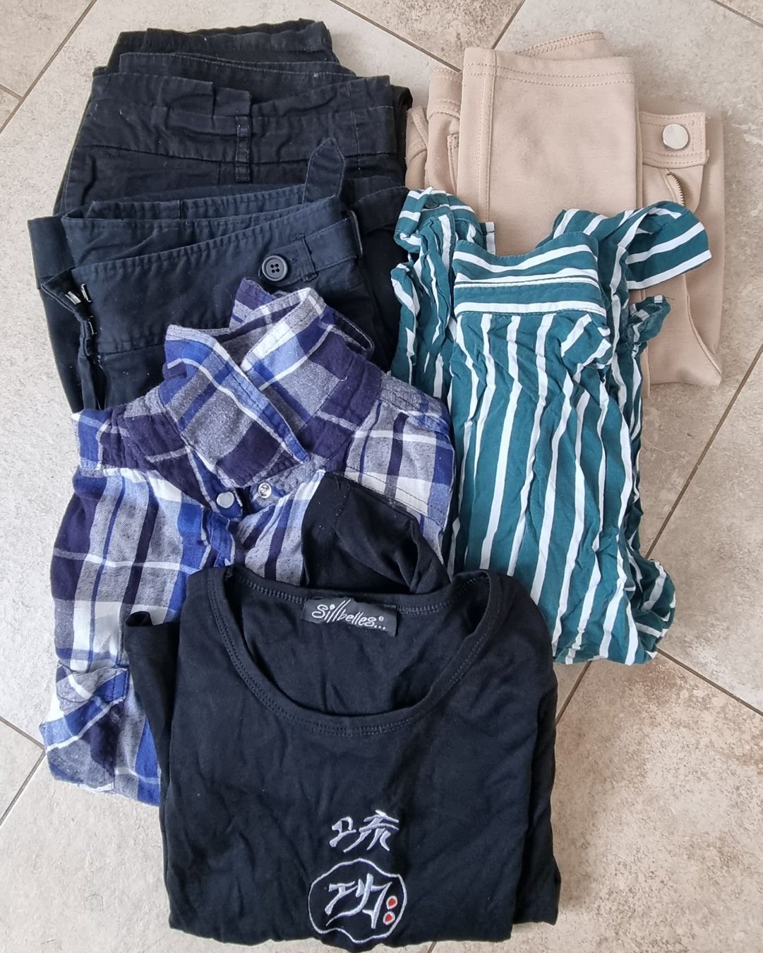 Kleiderpakete: Kleiderpaket gr.38 – Gebraucht aus Grossdietwil von GNOM313