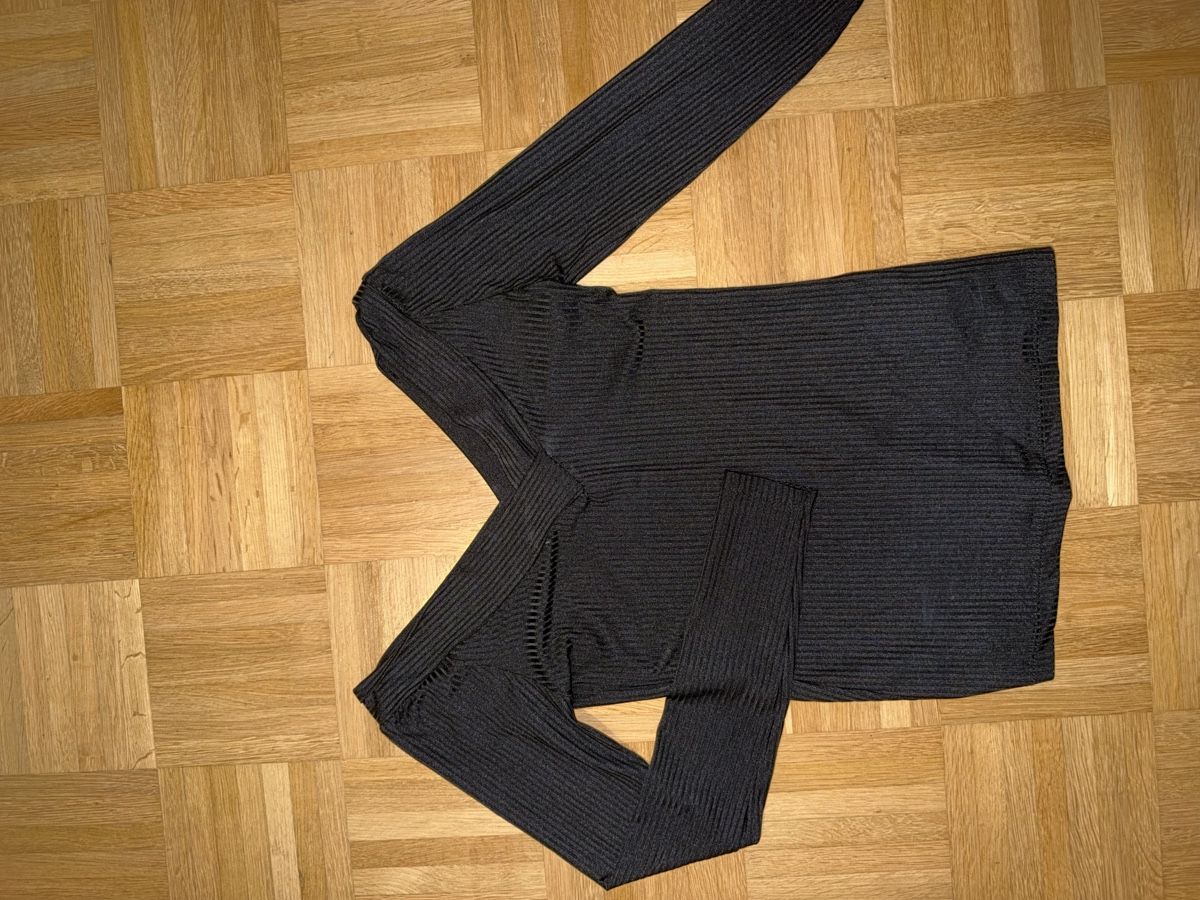 Tops: Langarmshirt schulterfrei  – Neuf (Voir description) à Biel/Bienne par Peeeep10