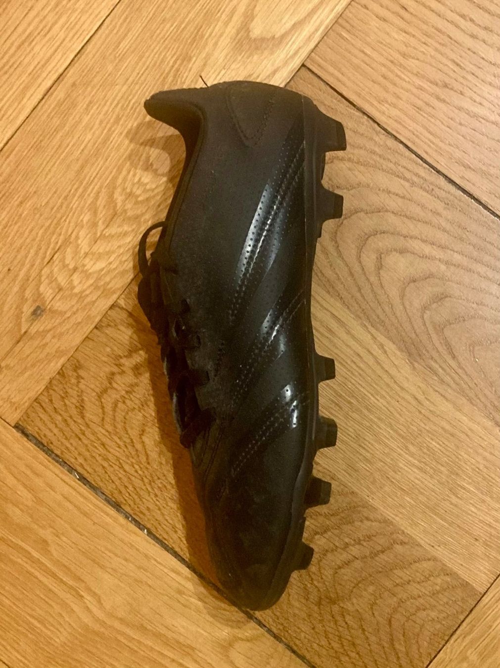 Adidas Scarpe per ragazzi: Foot - chaussures T37, protège tibia & chaussettes – Usato da Prilly venduto da Isa-Ch2017 2