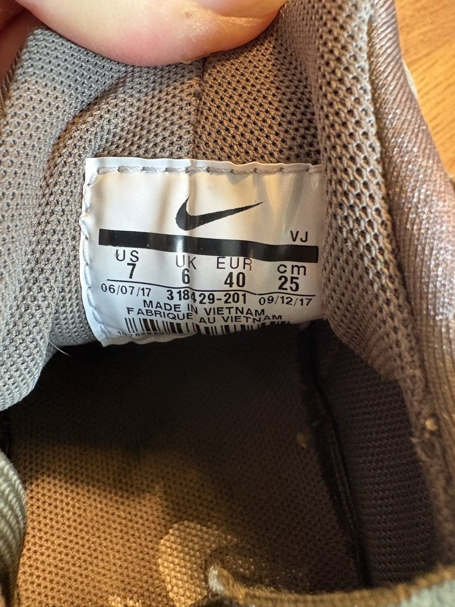 Nike Scarpe da uomo: Turnschuhe Nike Air Huarache Gr. 40 – Usato da Schwerzenbach venduto da frauminze 4
