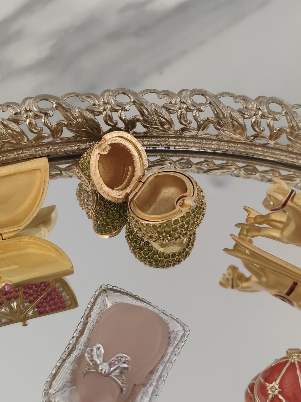 Estée Lauder Parfum & Eau de Toilette: Parfume Estée Lauder Solid parfume set leer – Gebraucht aus Männedorf von Ursik_OnlineShop 5