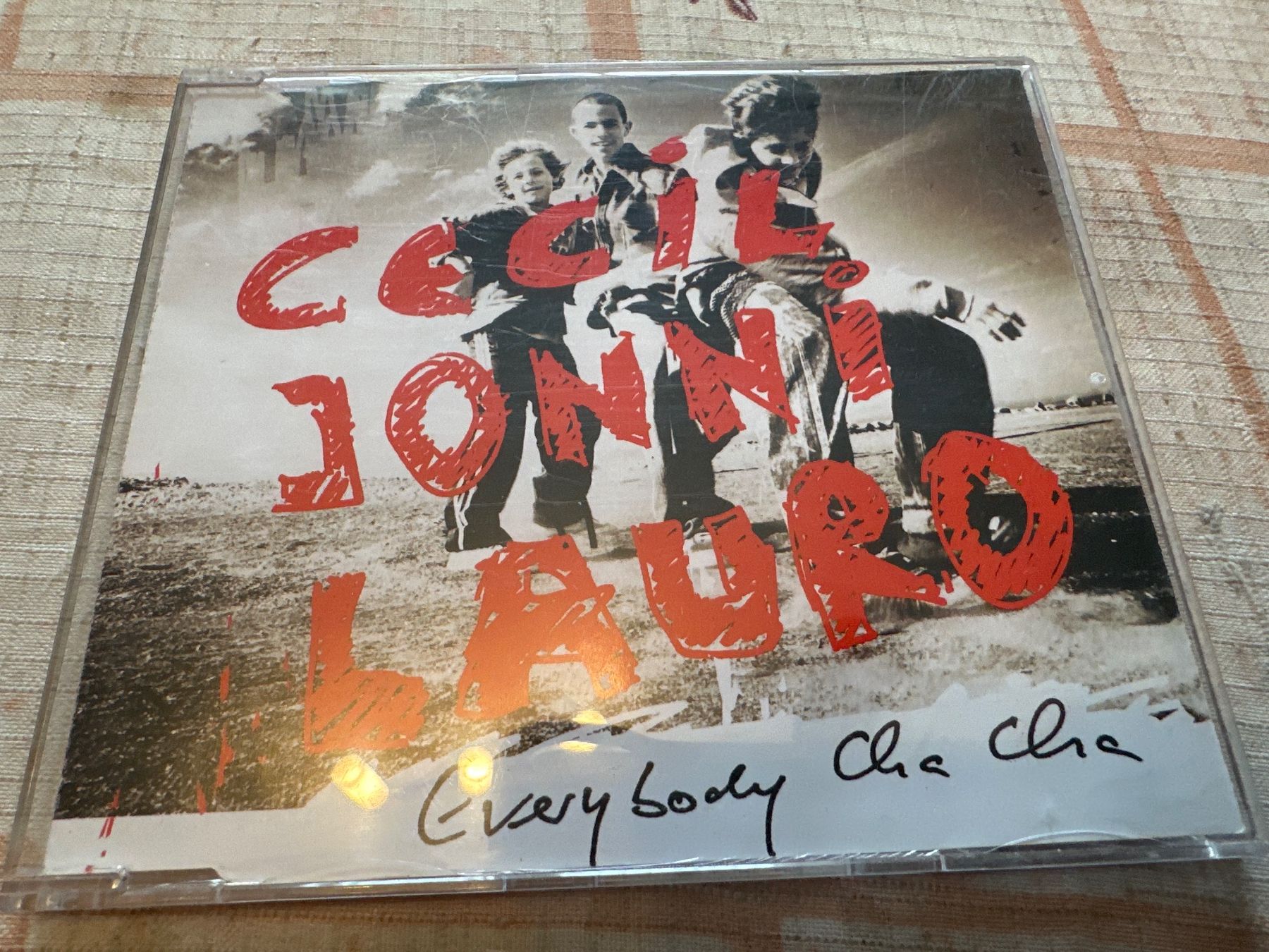 CD: Cecil Jonny Lauro - Everybody Cha Cha Cha – Usato da Schaffhausen venduto da D-MAC