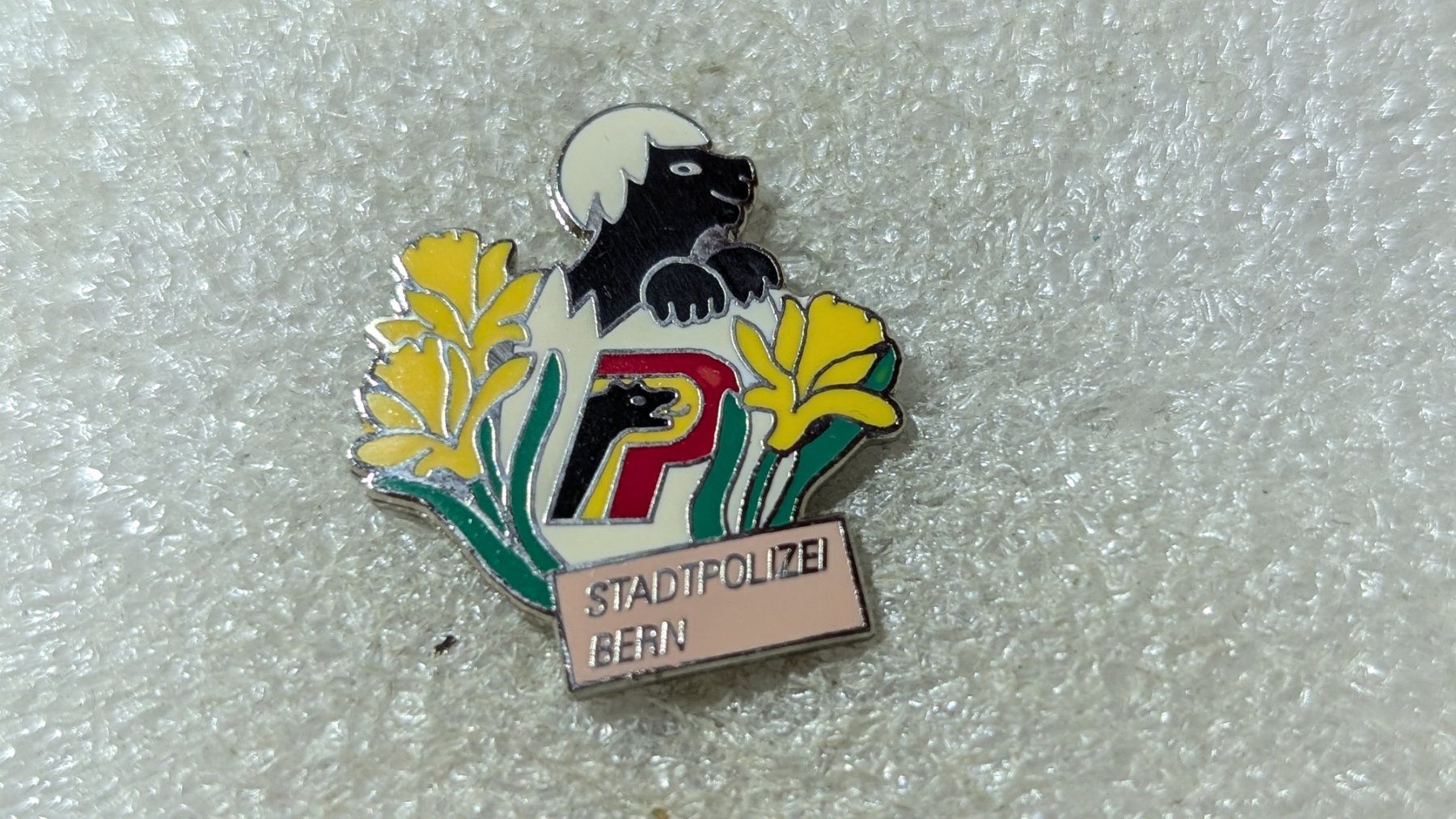 Placchette & Badge: Ansteckpin 169: Stapo Bern – Usato da Oppligen venduto da Pin-Fall-Shop