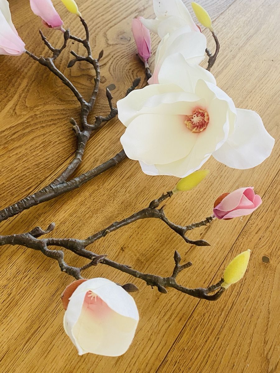Tutte le decorazioni: Magnolie Kunstblume – Usato da Arni AG venduto da Pee6 3