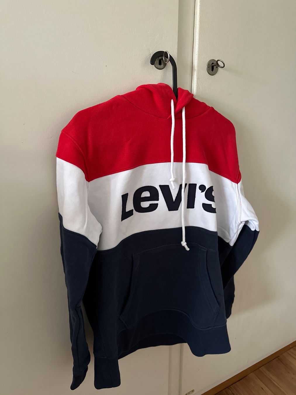 Levi's Maglioni & Felpe: Levi‘s Kapuzenpulli in Grösse S – Usato da Zürich venduto da tan_smw9