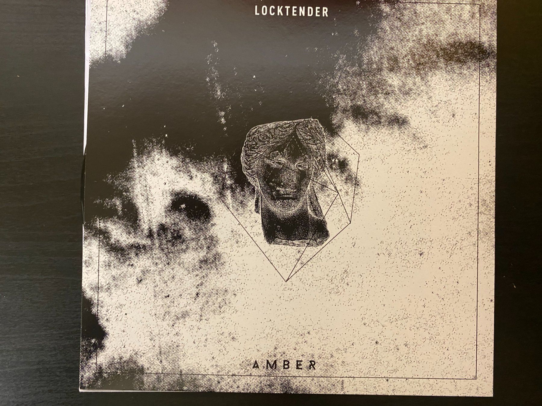 Dischi in vinile: Amber / Locktender – Split [7" Single DE] – Usato da Tamins venduto da Dark-Skull-Vinyl 1