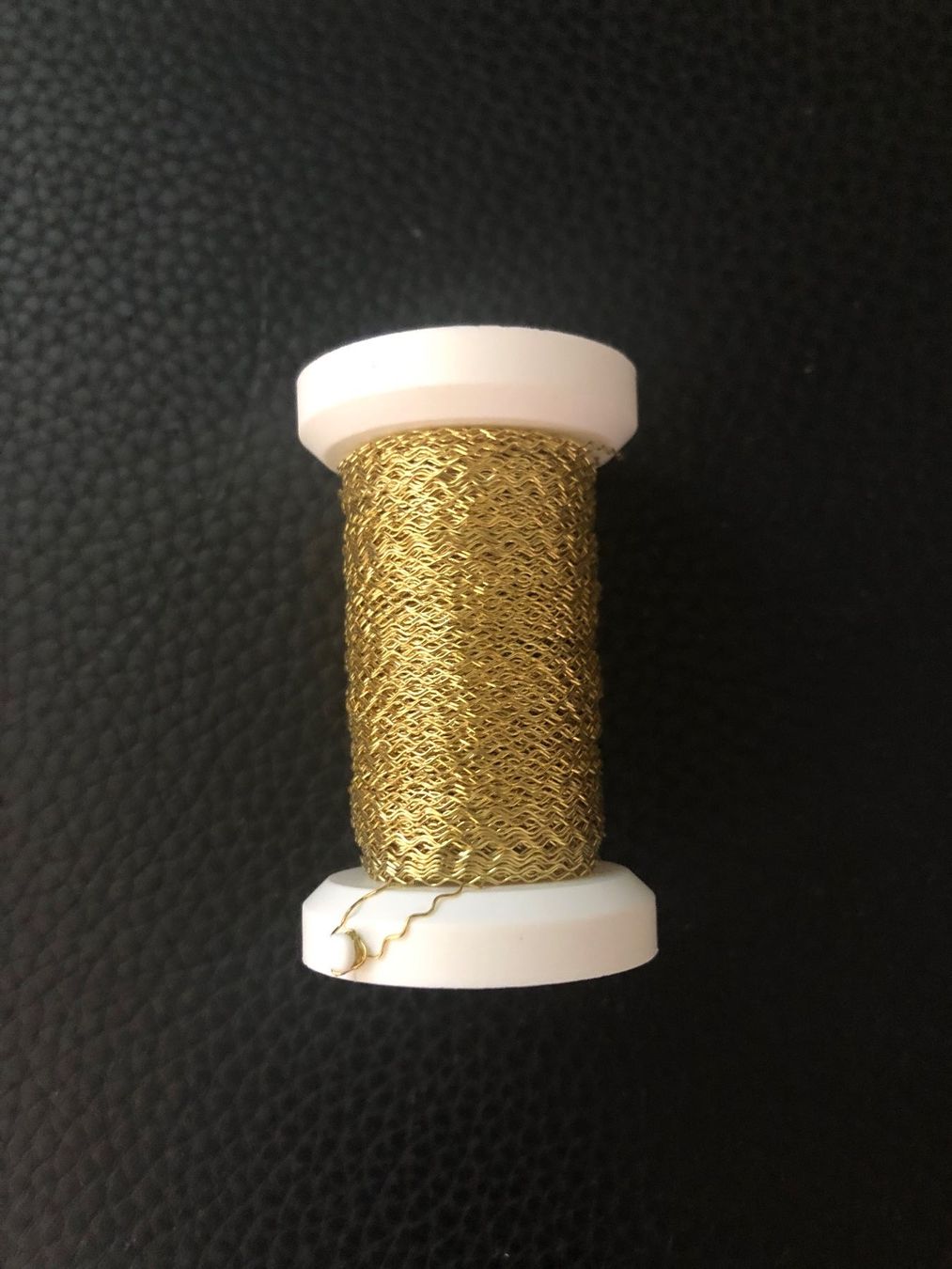 Altro in Bricolage: Effekt-Draht Spule 25g wavy golden – Nuovo (secondo la descrizione) da St-Aubin FR venduto da Tiweety