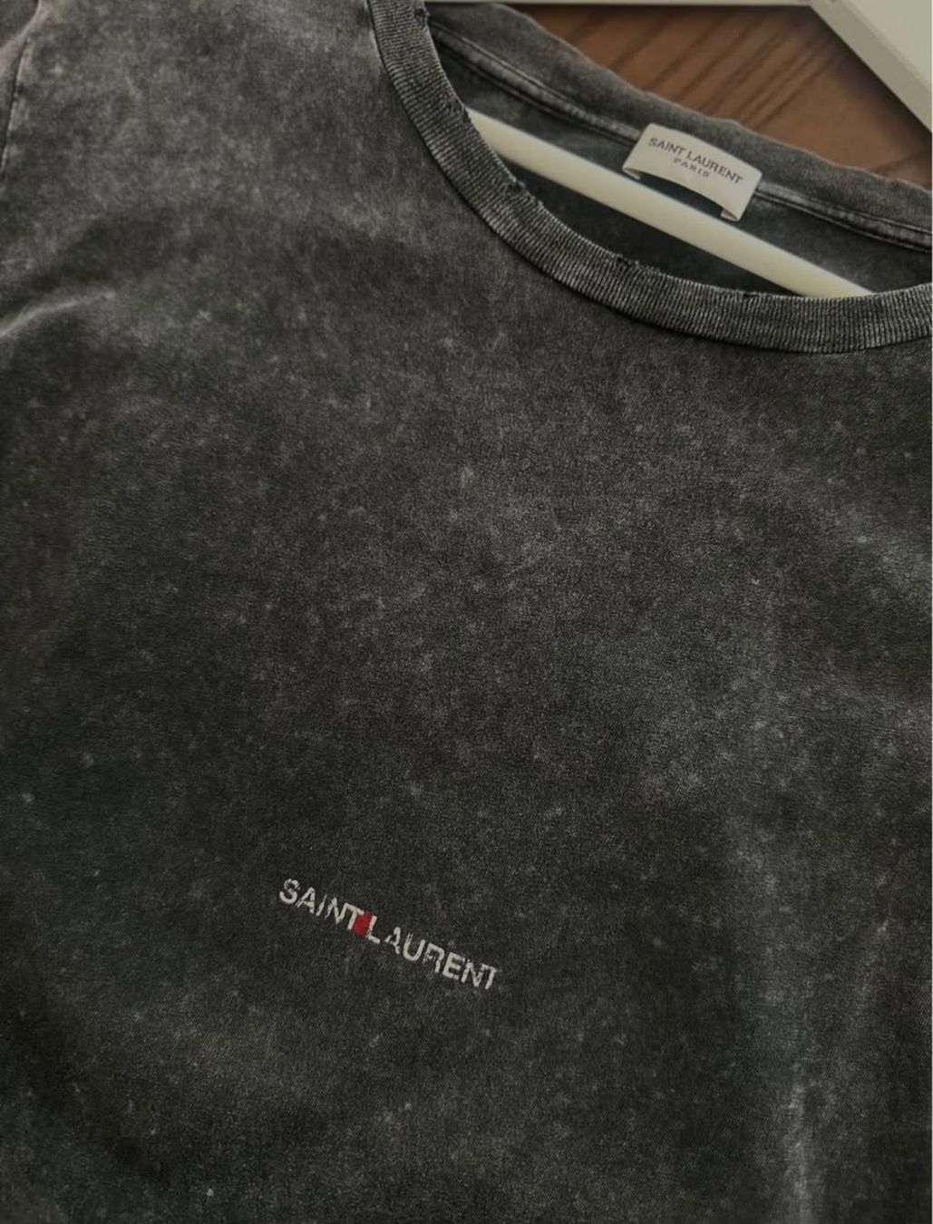 Saint Laurent T-shirt: T-shirt Saint Laurent – Usato da La Chaux-de-Fonds venduto da rub_sy2r 1