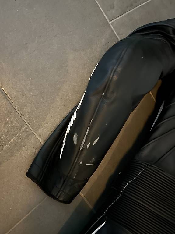 Completi, tute sportive e funzionali: DAINESE Lederkombi 2-teiler  – Usato da Wädenswil venduto da ben_y2qz 3