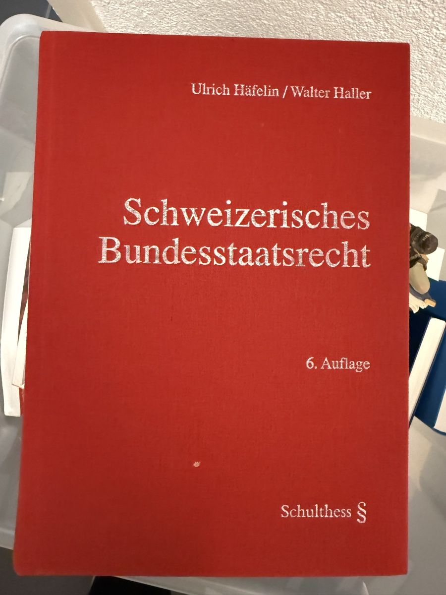Libri: Schweizerisches Bundesstaatsrecht – Usato da Luzern venduto da bia_v2fl