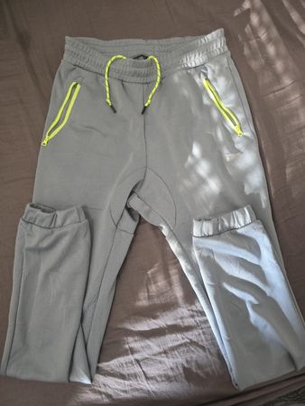 Pantalon jogging Nike gris clair S idéal printemps 👌