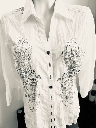 WEISSE BLUSE MIT SILBERNEN STICKEREIEN GR.S VON STEILMANN
