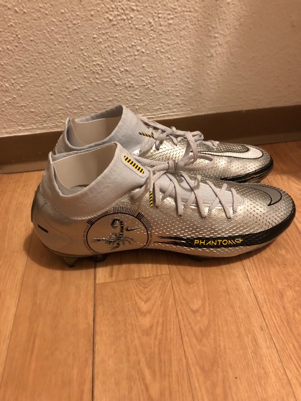 Scarpe da uomo: Nike Scorpion Phantom GT Elite DF SE FG Nockenschuhe – Nuovo (secondo la descrizione) da Dürrenäsch venduto da JFAS 4