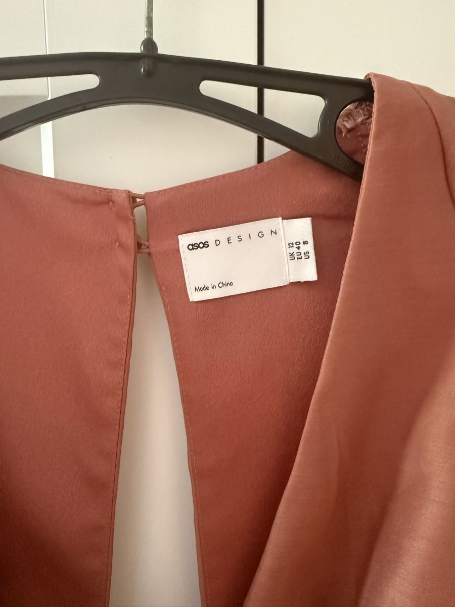 Asos Kleider: ASOS Design Kleid  – Neu (gemäss Beschreibung) aus Zürich von WomenMenKidsClothes 3