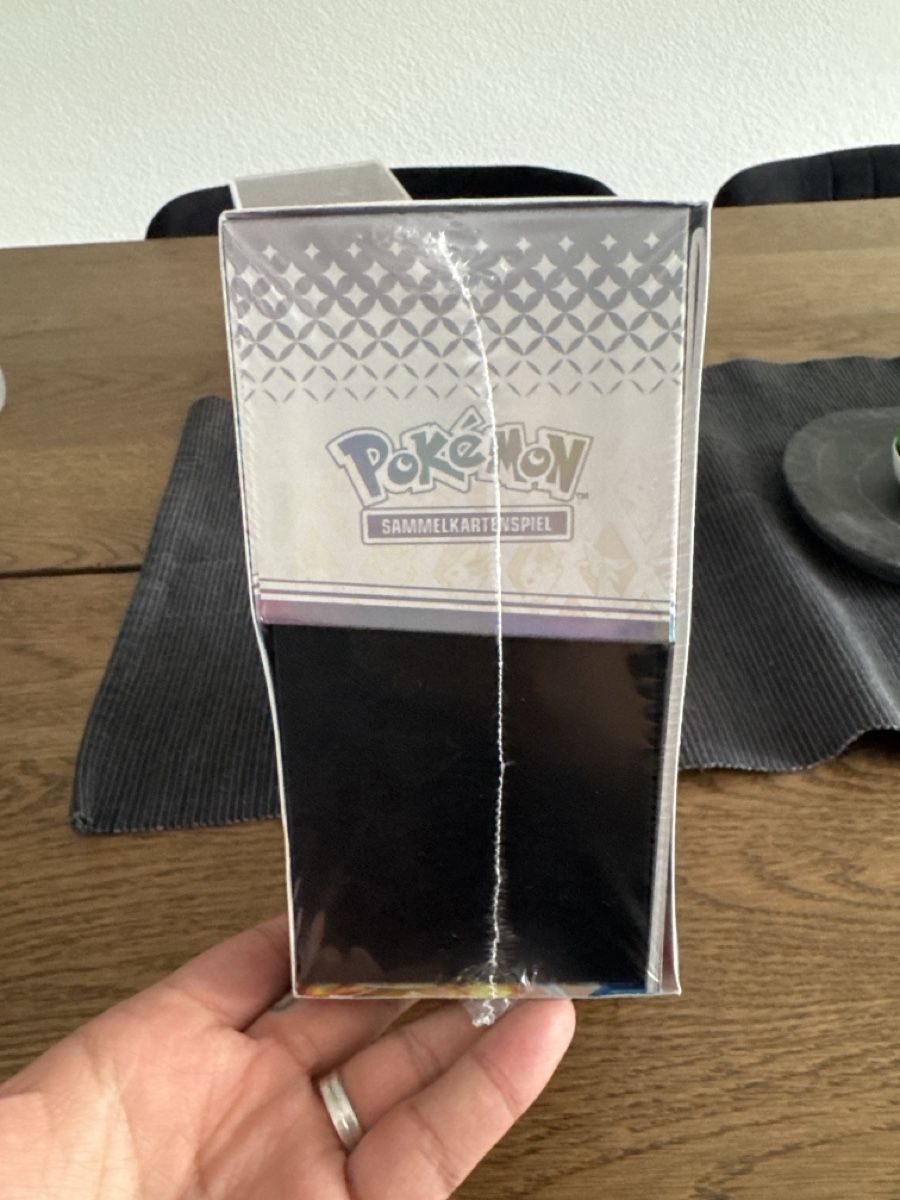 Pokémon Sammelbilder & Trading cards: Prismatische Entwicklung Top Trainer Box – Neu und originalverpackt aus Schlieren von kid_y88v 5