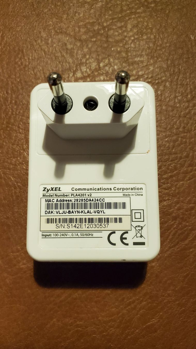 Zyxel Laufwerke & Adapter: ZyXEL 500 Mb/s Powerline Adapter – Gebraucht aus Courtaman von Silb 3