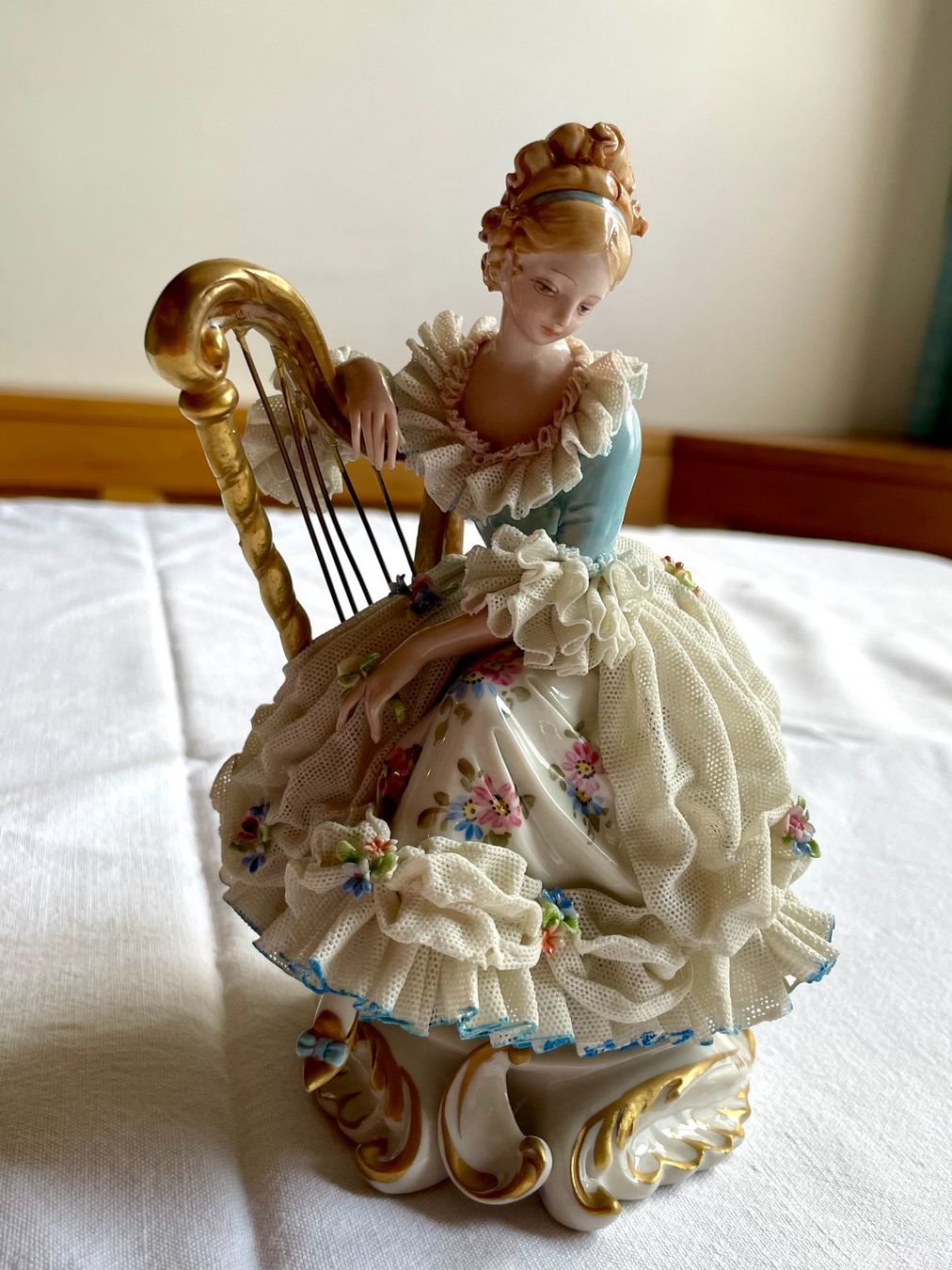 Figurines: Dame mit Harfe – D'occasion à Ilanz par pat_kz57