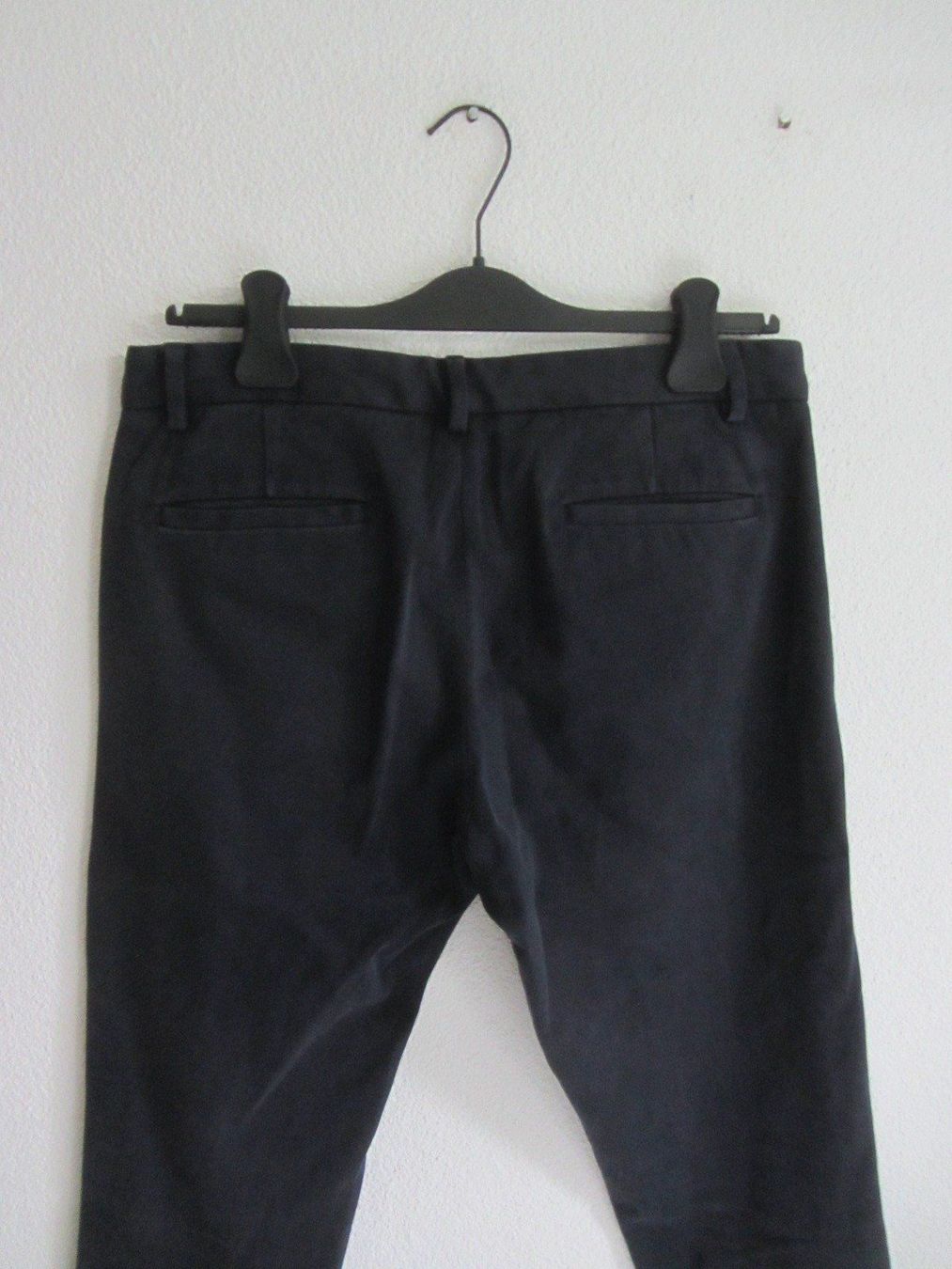 Cos Pantaloni: COS - Chino Hose dunkelblau 48/M – Usato da Zürich venduto da Diazaio 2