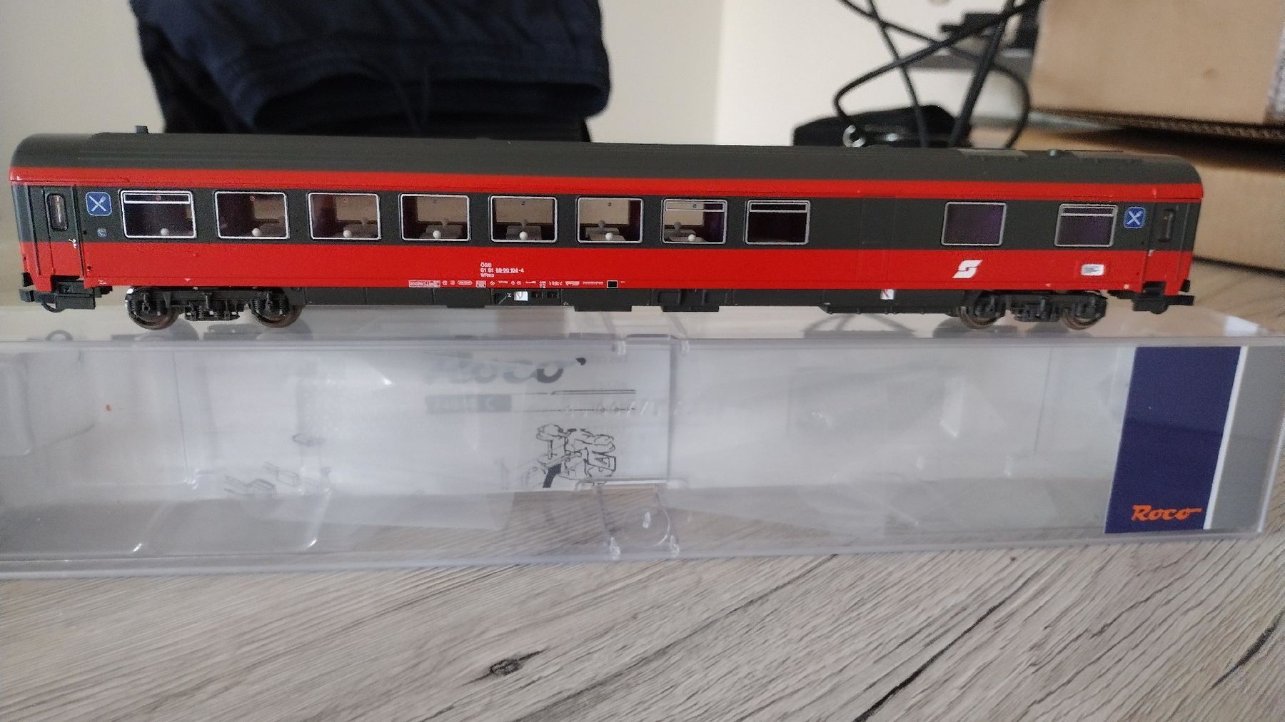 Roco Modellini di ferrovie: Voiture restaurant OBB – Nuovo e nell'imballaggio originale da Vevey venduto da tgv3 1