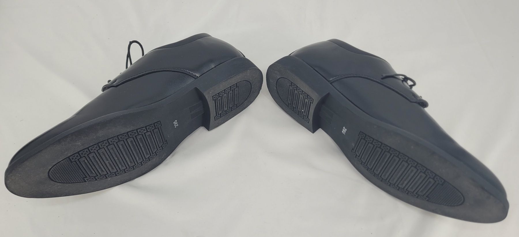 Scarpe da uomo: TAILLE 47 CHAUSSURES NOIR (comme neuf) – Usato da Lausanne venduto da PlusValue_Lausanne 1