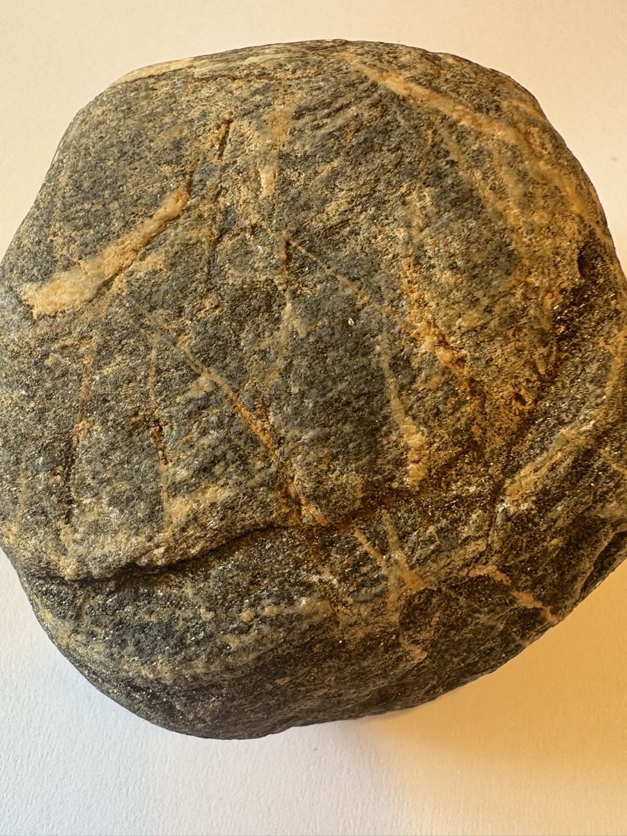 Mineralien & Heilsteine: Wallis Stein ist sehr magnetisch  – Gebraucht aus Murten von Tzaugg 2