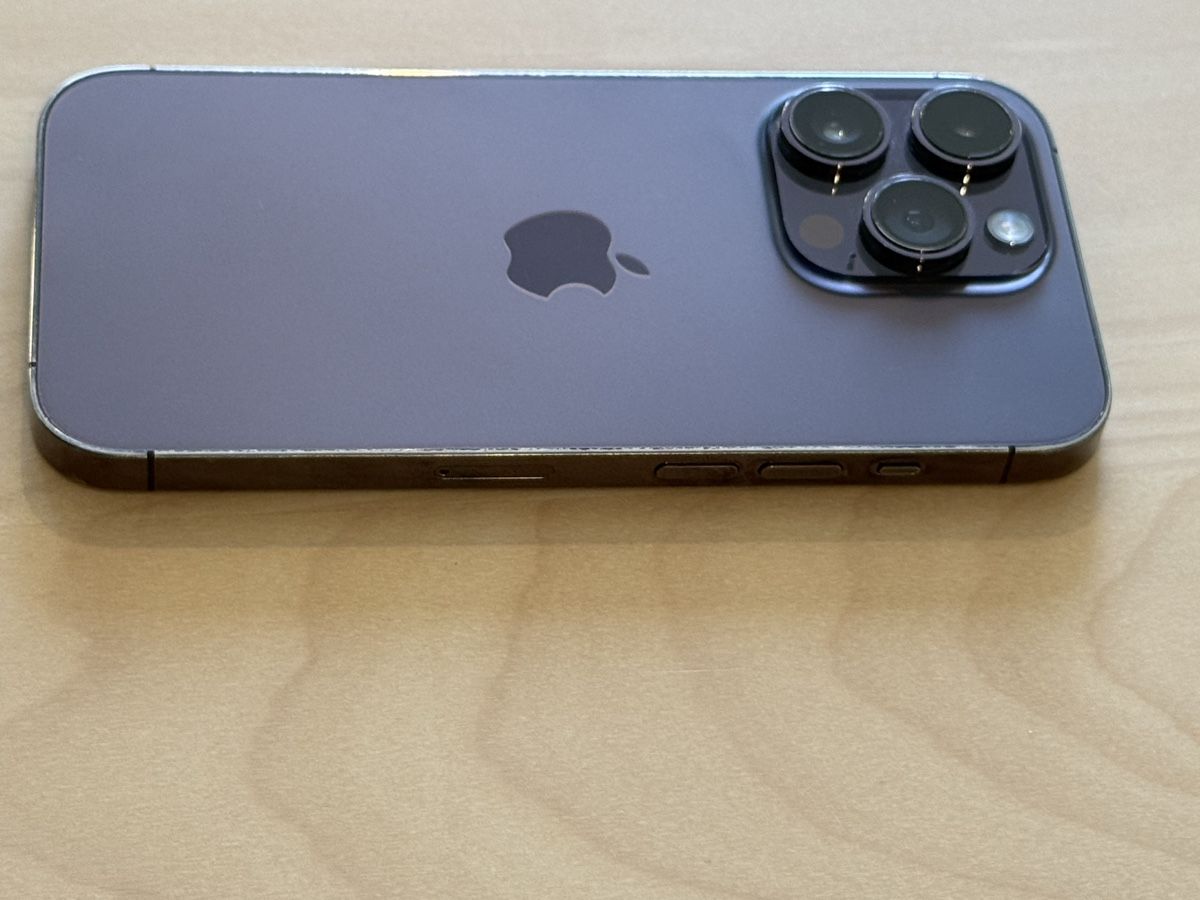 Apple Portables: iPhone 14 Pro 128gb – D'occasion à Zug par NikosKoukos 3