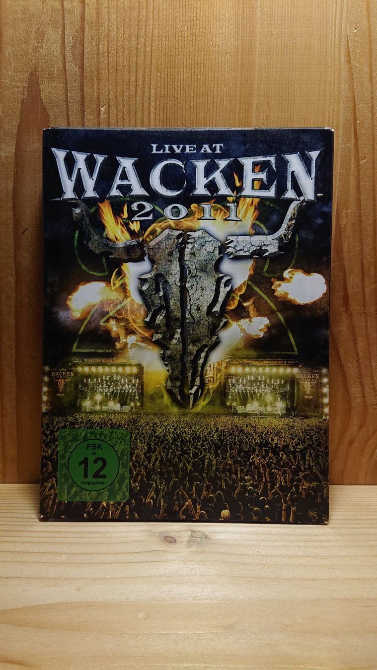 Tutti i DVDs: LIVE AT WACKEN 2011 auf DVD 25 Years louter than Hell – Usato da Wilderswil venduto da Exebub