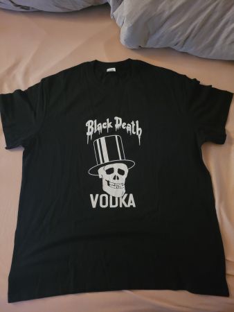 Schwarzes T-Shirt "Black Death Vodka" Gr. XL