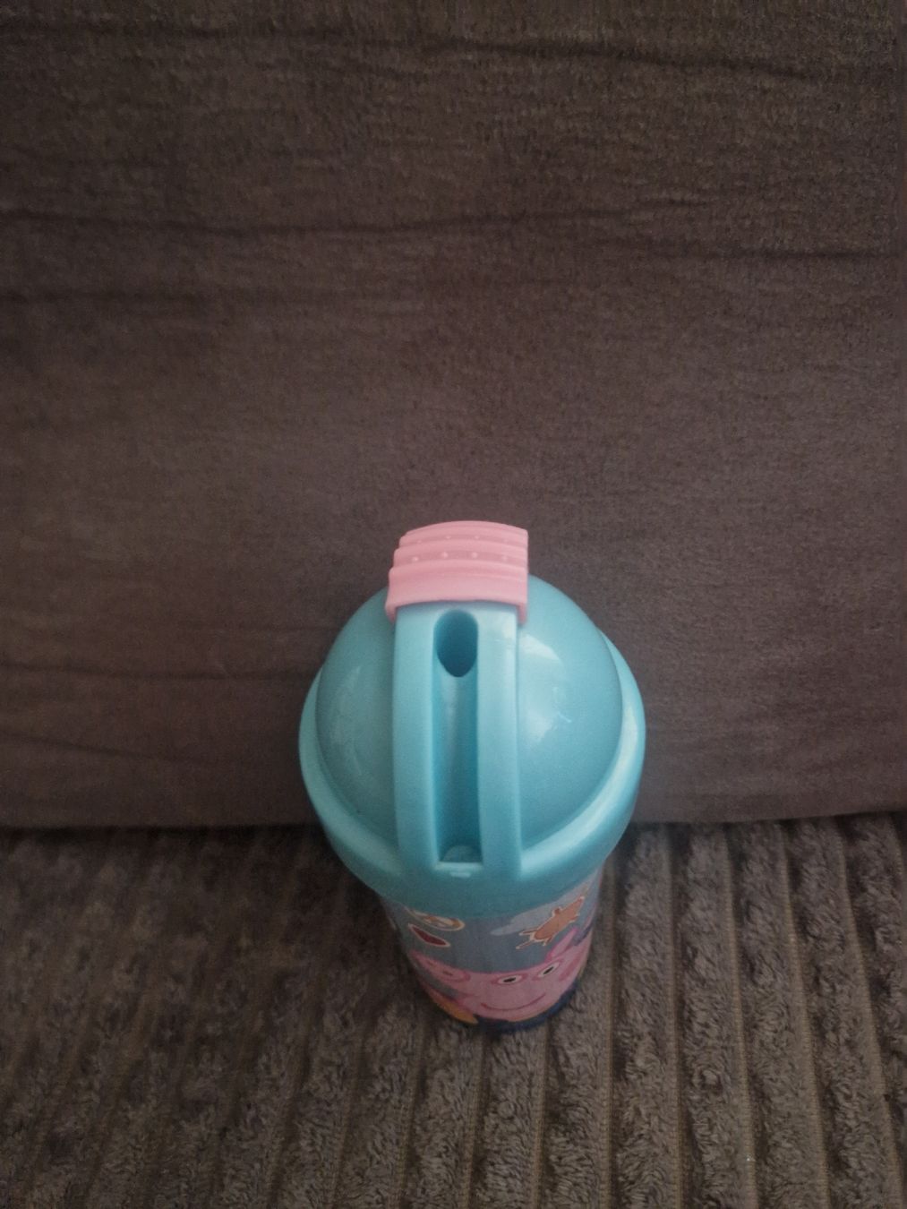 Contenitori & Simili: Peppa Pig Trinkbecher mit Deckel. – Usato da Neuhausen venduto da Nicolino92 3