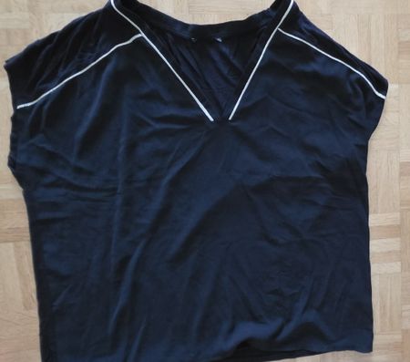 Top/Débardeur/Tshirt Noir Col V Taille XL