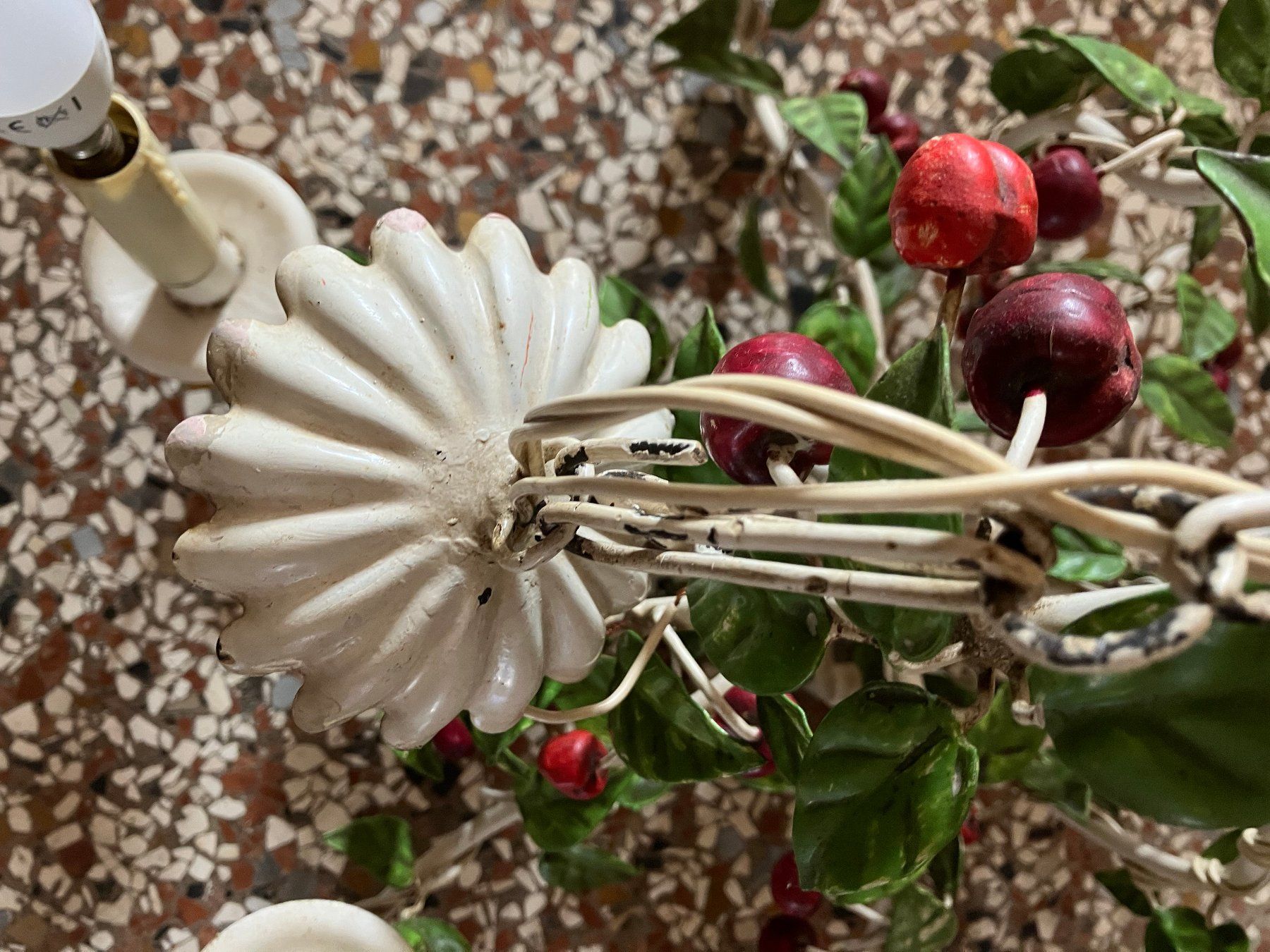 Lampadari & plafoniere: Lampe aux cerises, en fer peint – Nuovo e nell'imballaggio originale da Basel venduto da Lancer4 5