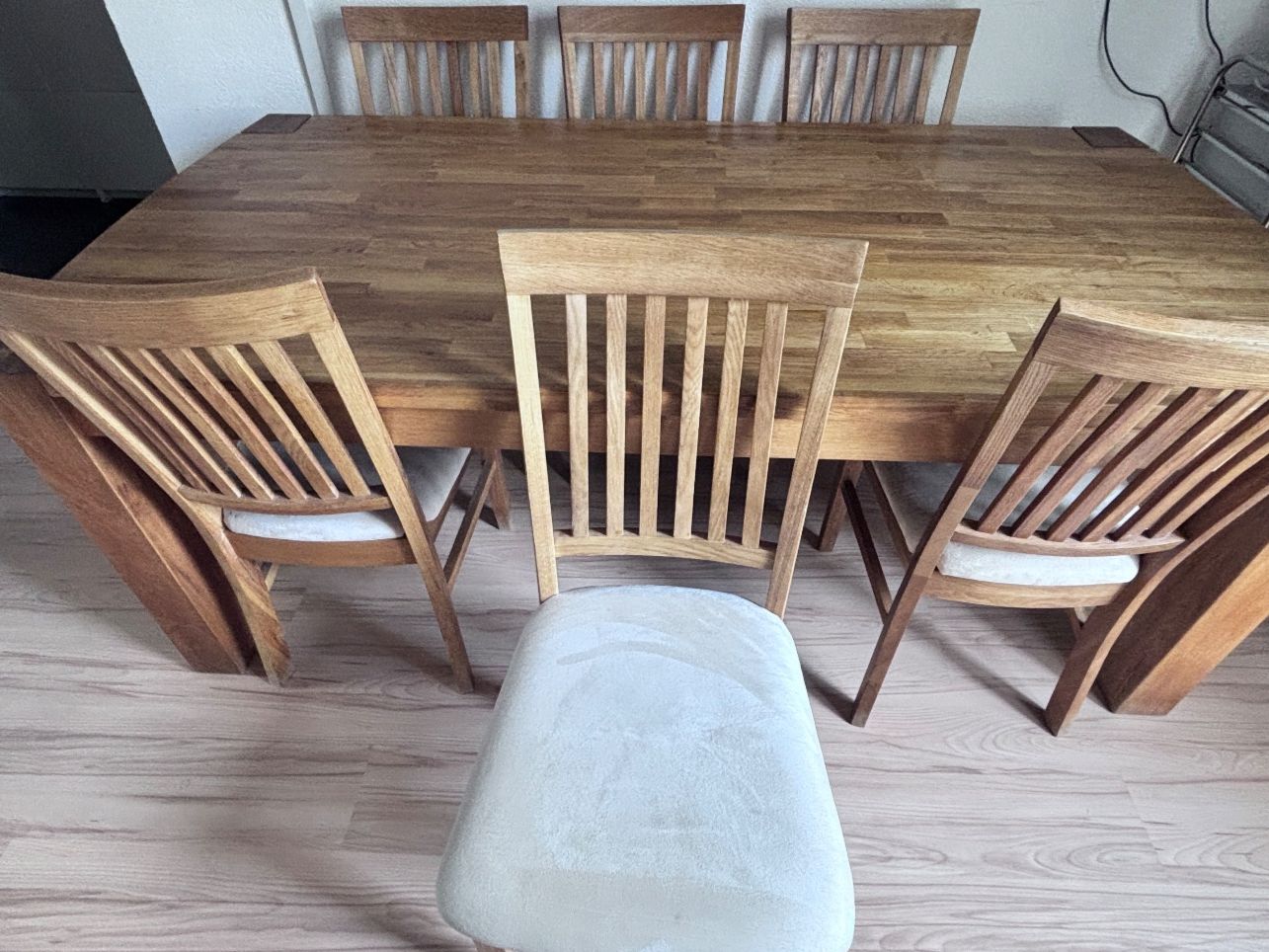 Jysk Tavoli: Massive Holz-Tisch – Usato da uster venduto da Torete 1