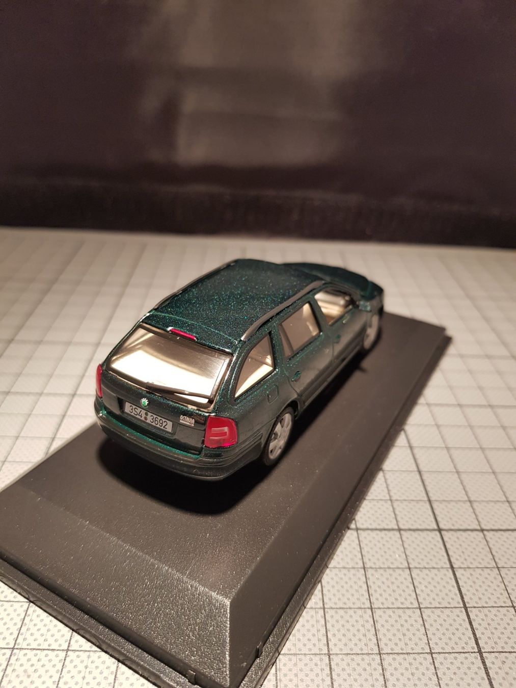 Skoda Modellautos: Skoda Octavia Combi – Neu und originalverpackt aus Chézard-St-Martin von AlPat-Collections 3