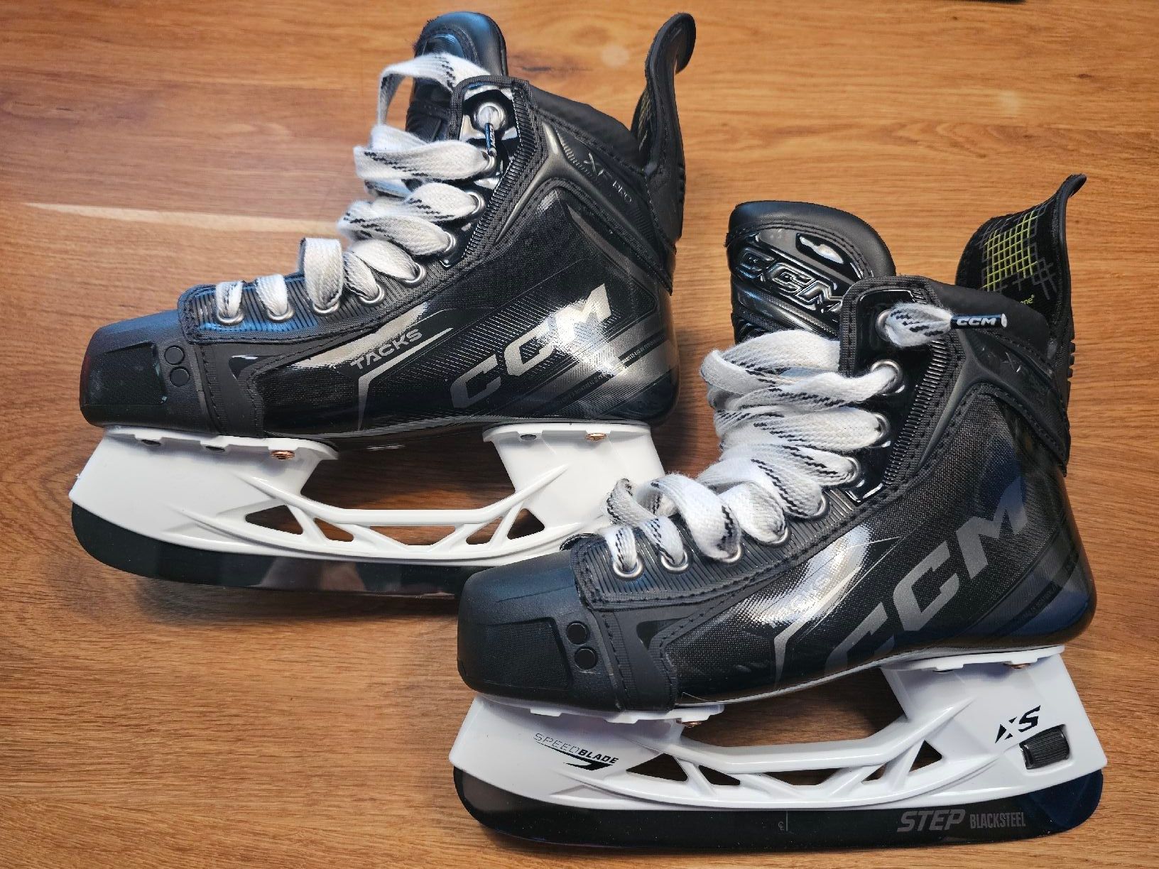 Ccm Schlittschuhe: CCM Tacks XF PRO Ice Hockey Skates, Grösse 3.5 / 36.5 Regula – Neu (gemäss Beschreibung) aus Neuhausen von alcopops91 1
