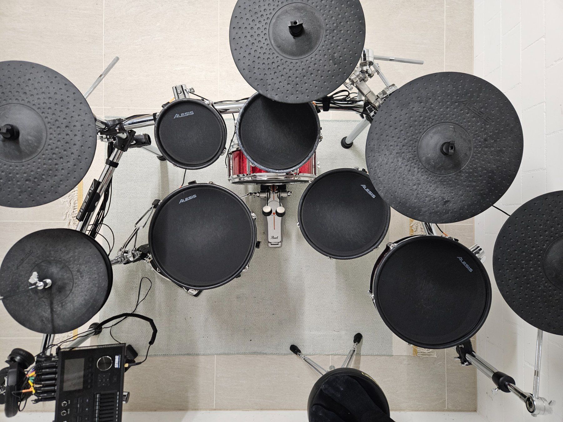 Alesis Musikinstrumente: Alesis Strike Pro Drumkit – Gebraucht aus Mettmenstetten von thesb 1