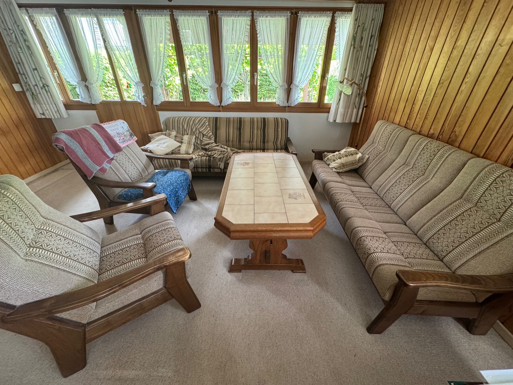 Divani: Rustikale Wohnzimmer-Möbel-Set, 5-teilig, Holz – Usato da Volketswil venduto da markdenzler