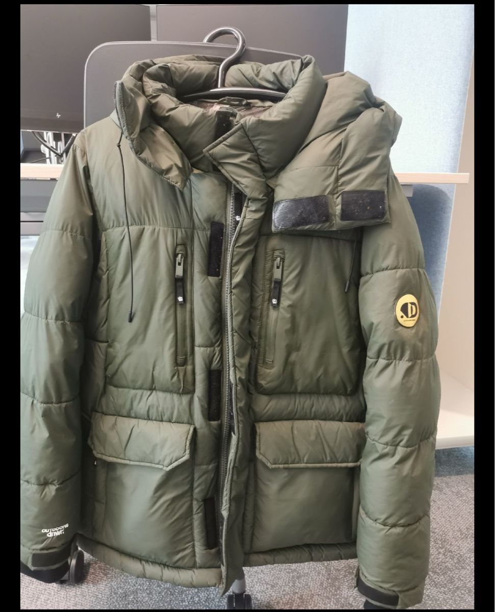 Mäntel: Zara thick waterproof coat L – Gebraucht aus Neuchatel von UMY